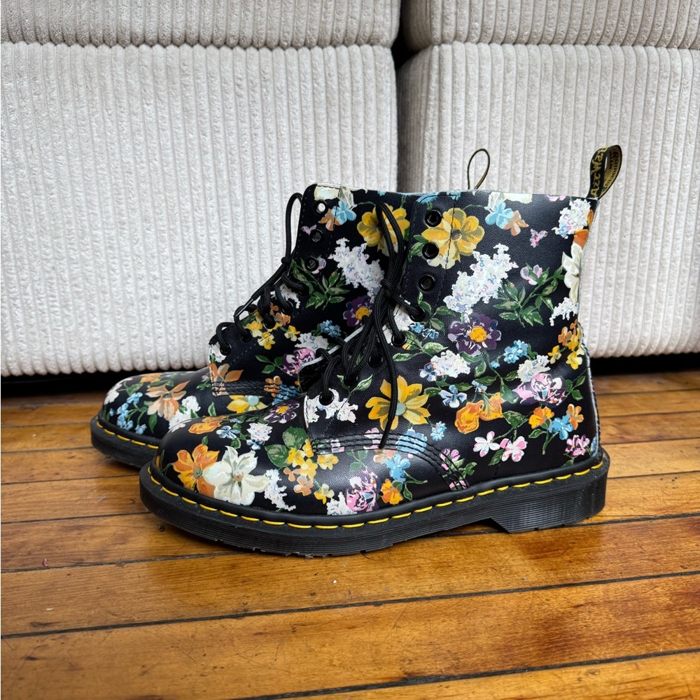 Floral Pascal Docs, Sz 11 - image 4